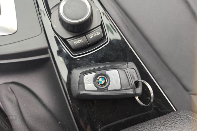 BMW 3 Series 2018 car image #10