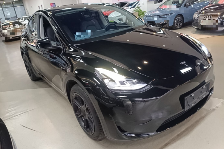 Tesla Model Y 2023 #4 Tesla Model Y 2023 car image #4
