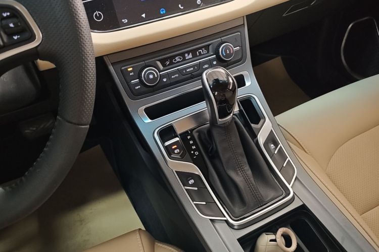 GEELY Emgrand 2018 immagine di auto #14