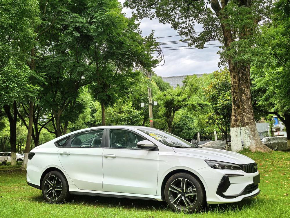 GEELY Binray 2026 #3 GEELY Binray 2026 car image #3