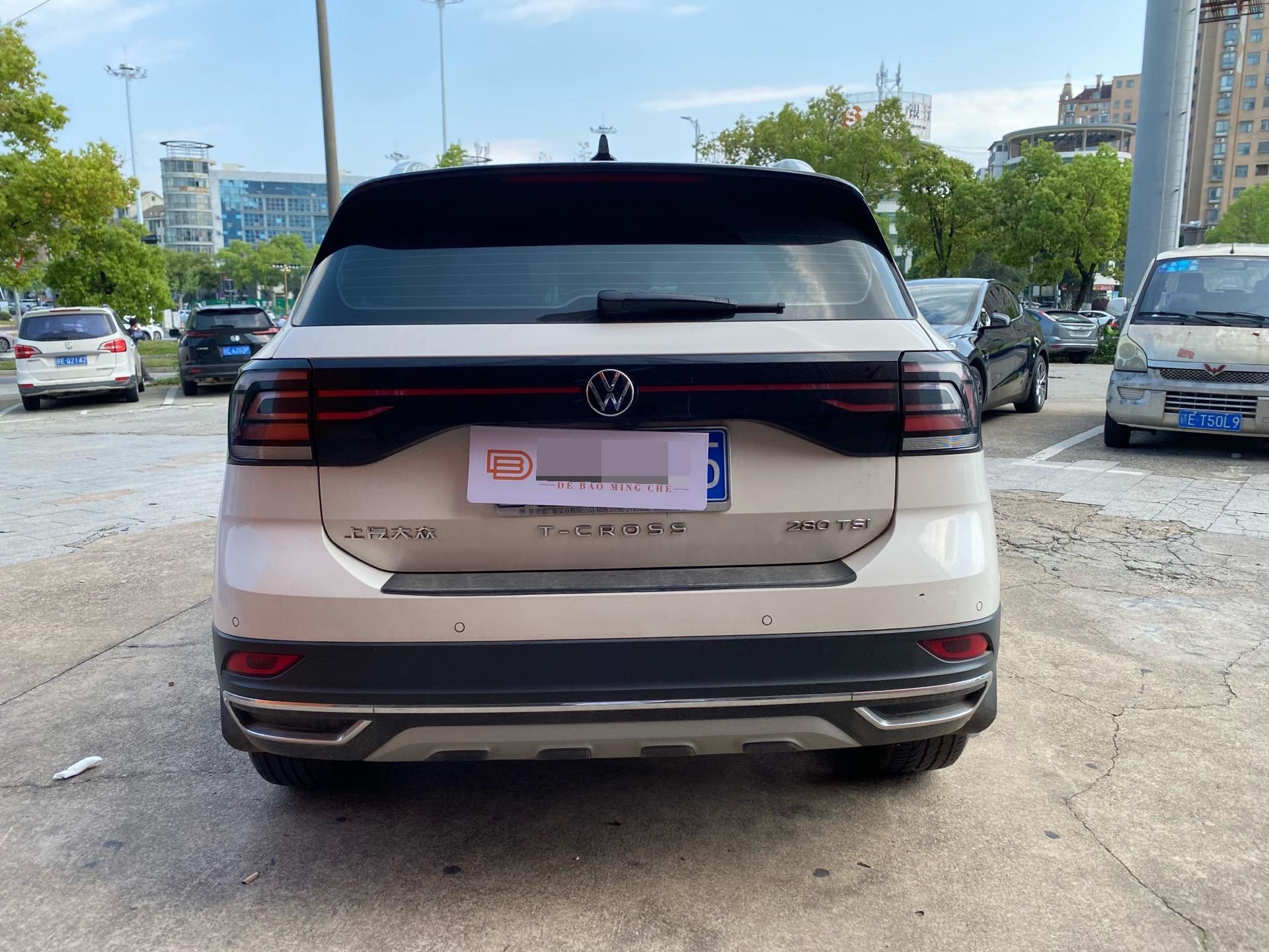 Volkswagen T-Cross 2021 car image #9