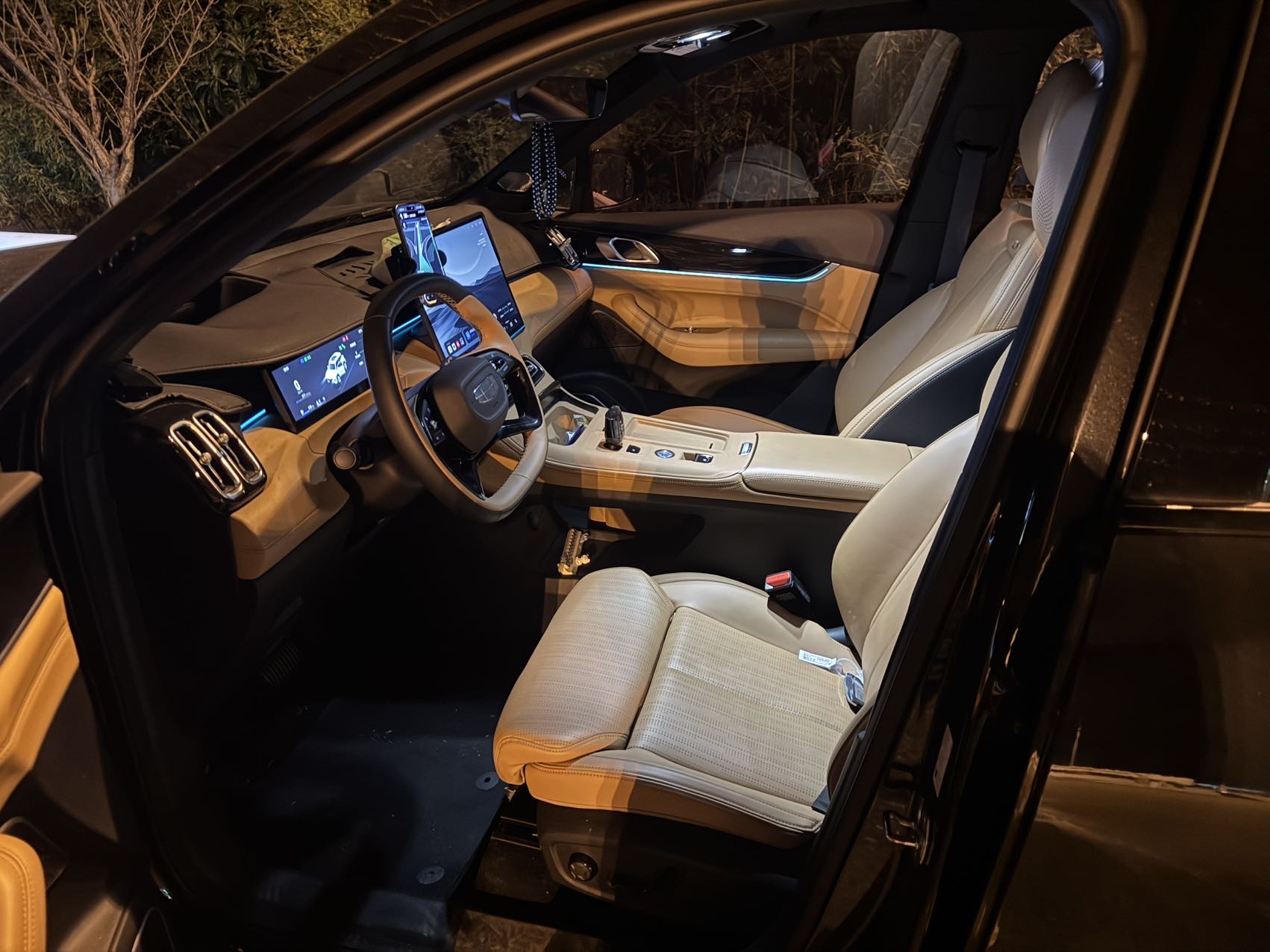 GEELY Boyue L 2025 #2 GEELY Boyue L 2025 car image #2