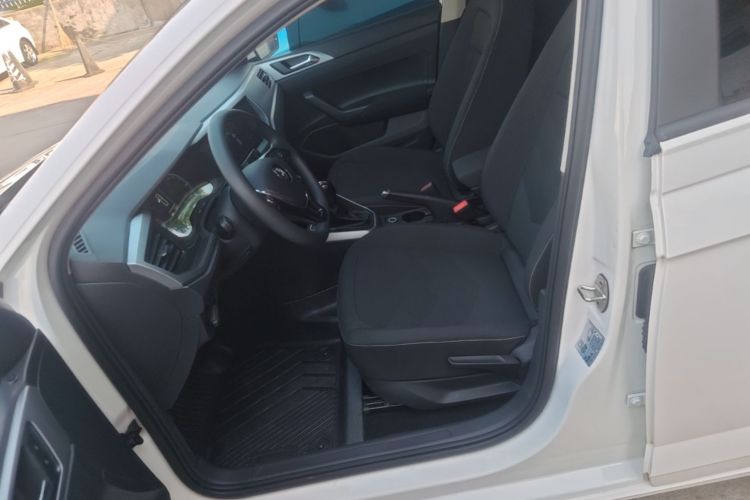 Volkswagen Polo 2021 car image #20