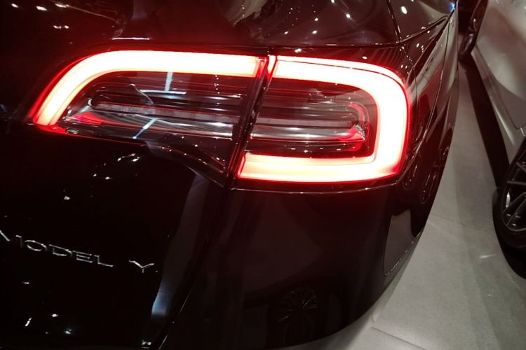 Tesla Model Y 2023 #8 Tesla Model Y 2023 car image #8