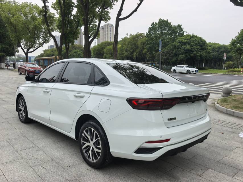 GEELY Emgrand 2024 car image #11