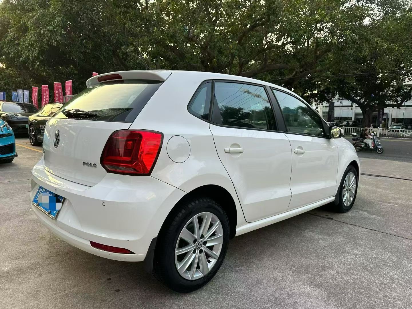 Volkswagen Polo 2015 car image #4