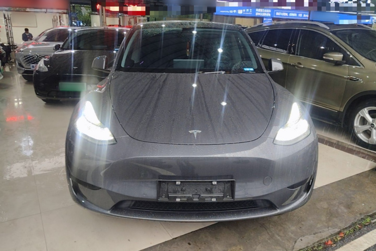 Tesla Model Y 2022 car image #3