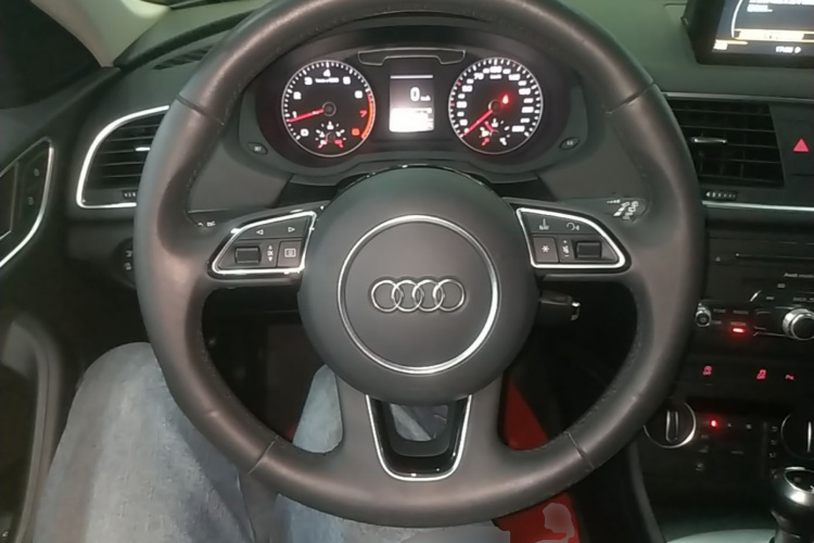 Audi Q3 2018 #11 Audi Q3 2018 car image #11