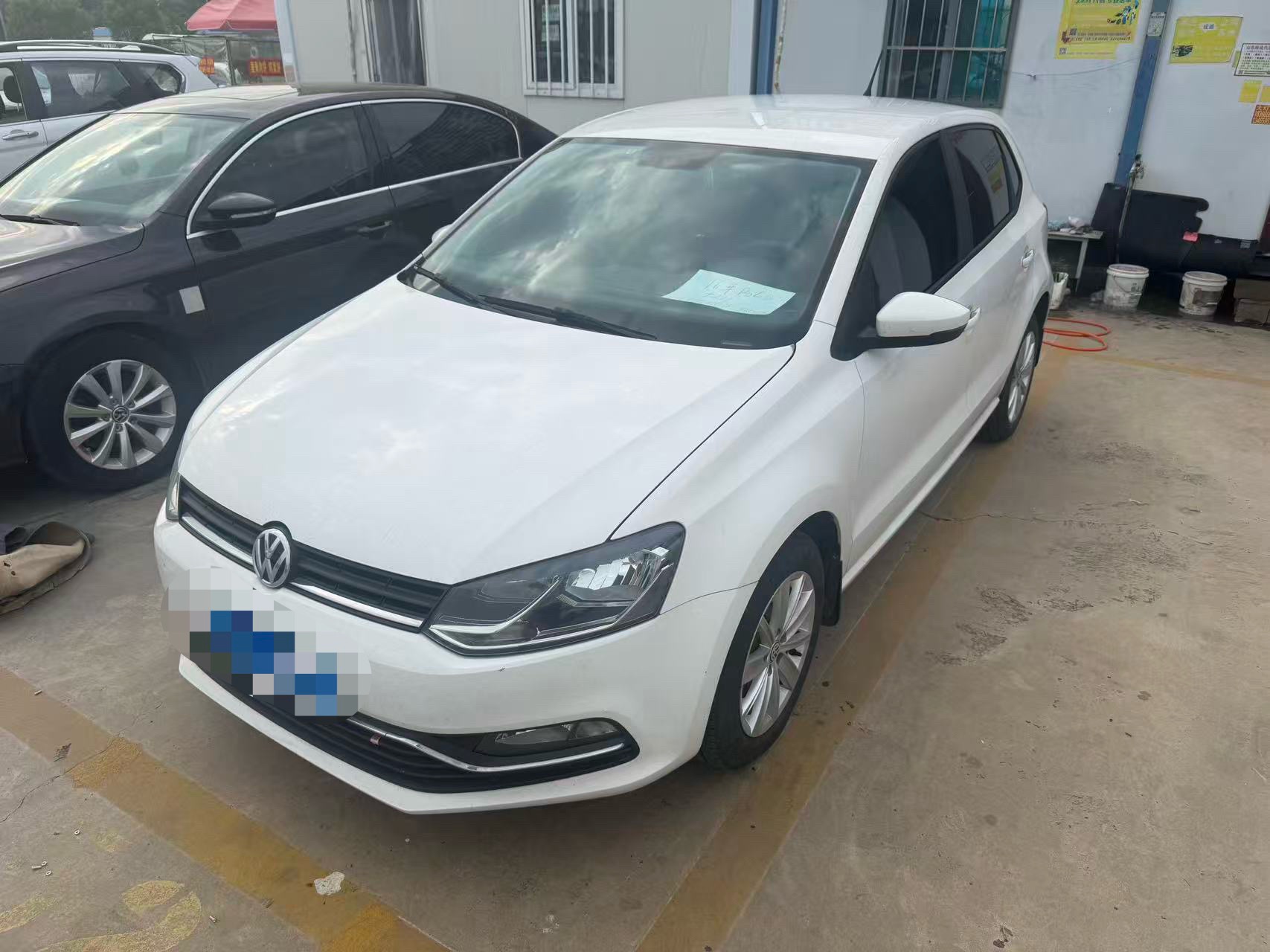 Volkswagen Polo 2016 car image 