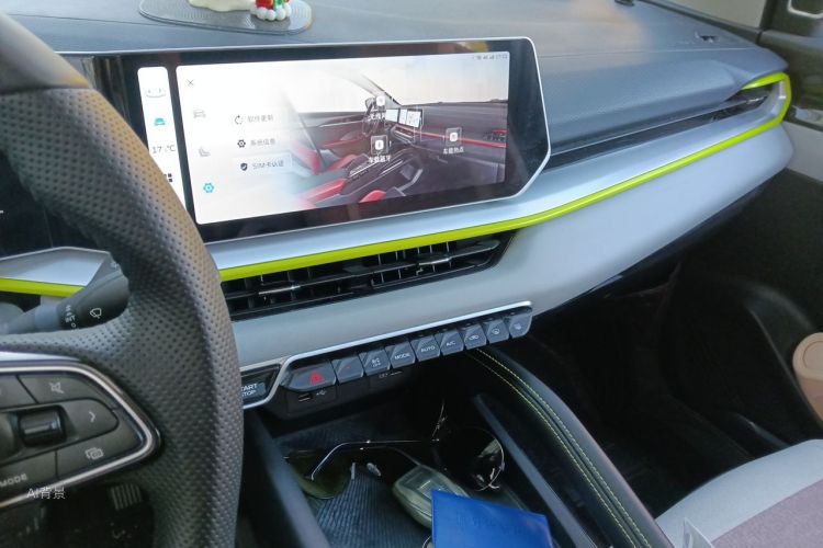 GEELY Coolray 2022 #15 GEELY Coolray 2022 car image #15