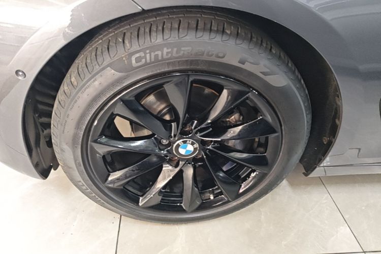 BMW 3 Series GT 2018 car image #9