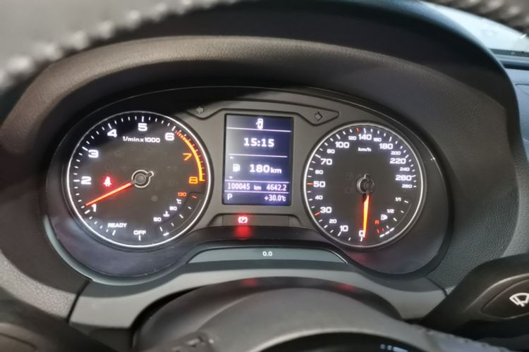 Audi A3 2018 car image #12