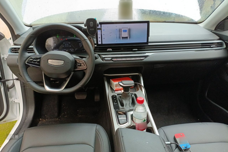 GEELY Emgrand 2025 car image #11