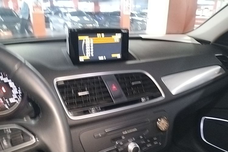 Audi Q3 2018 #13 Audi Q3 2018 car image #13