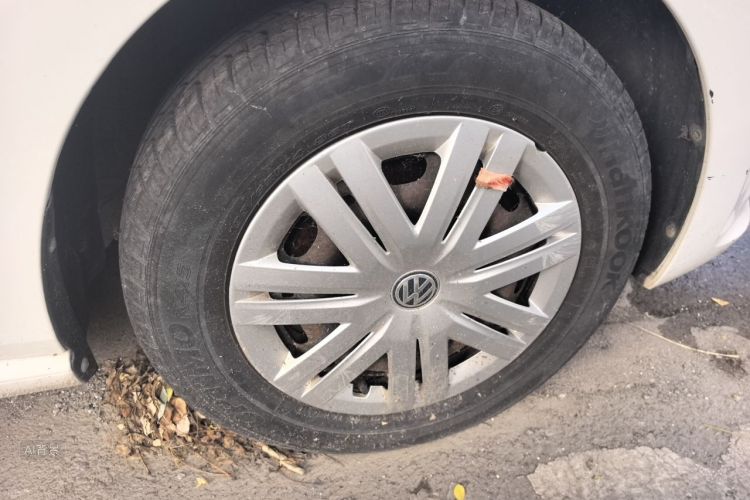 Volkswagen Polo 2016 car image #9