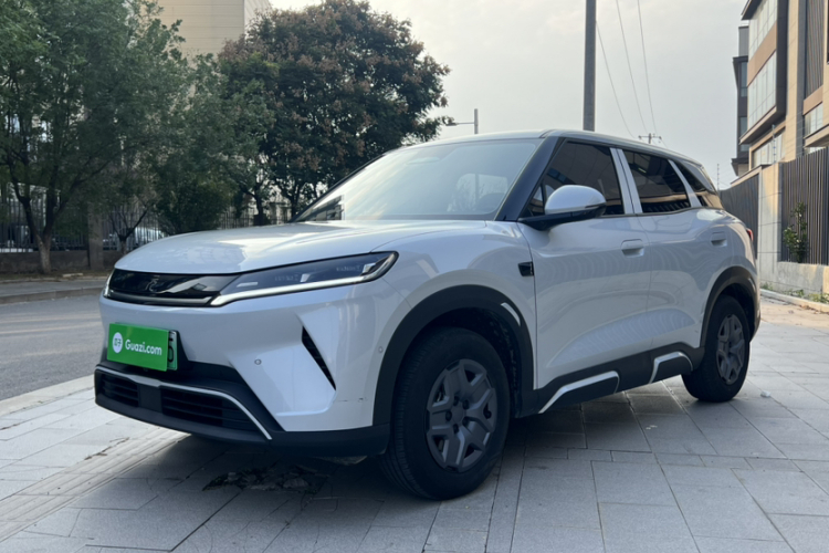 BYD YuanUP 2025 car image #2