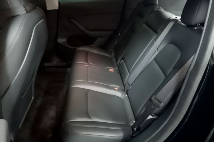 Tesla Model Y 2021 #17 Tesla Model Y 2021 car image #17