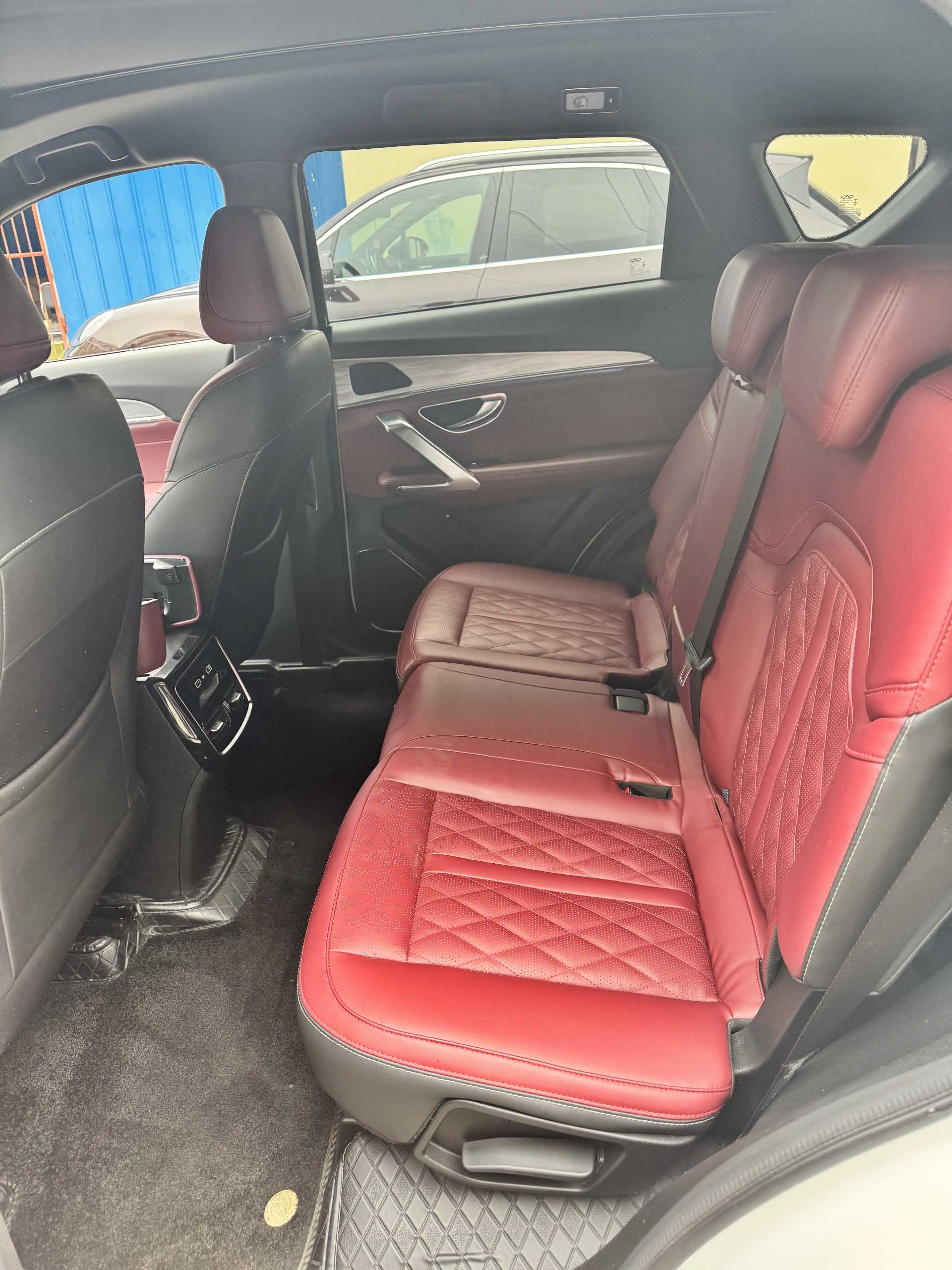 Jetour X70 PLUS 2023 car image #6