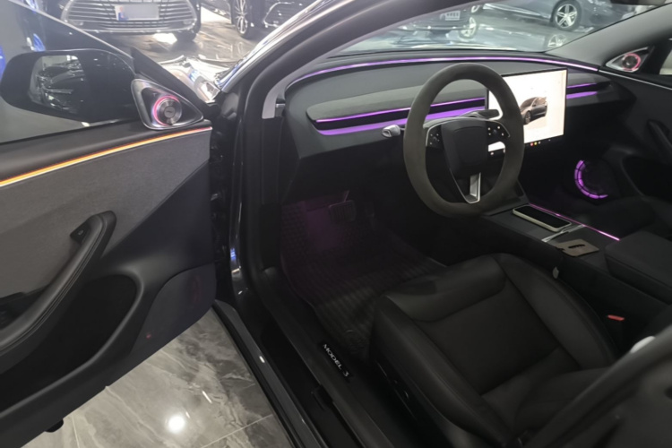 Tesla Model 3 2024 #16 Tesla Model 3 2024 car image #16
