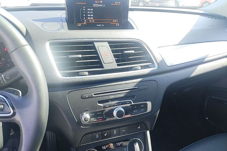 Audi Q3 2019 #13 Audi Q3 2019 car image #13