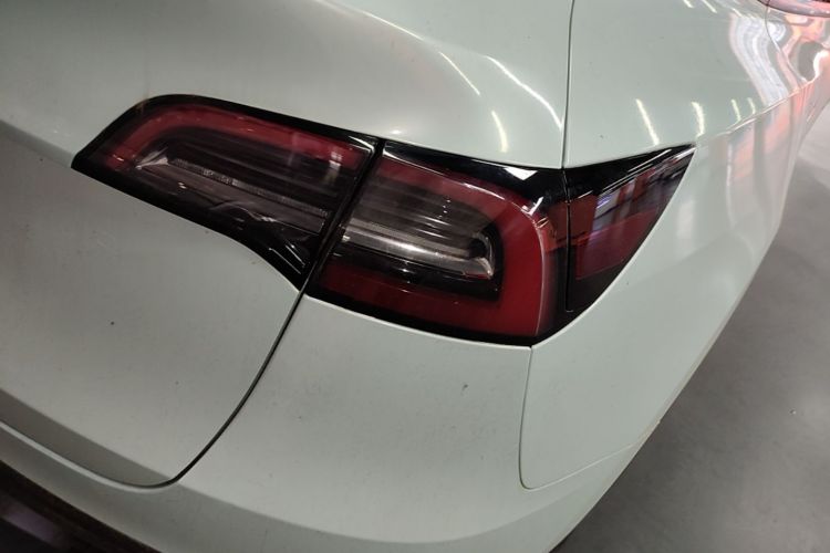 Tesla Model Y 2021 #8 Tesla Model Y 2021 car image #8