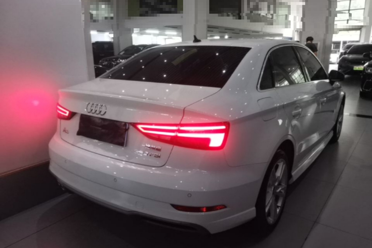 Audi A3 2019 car image #7