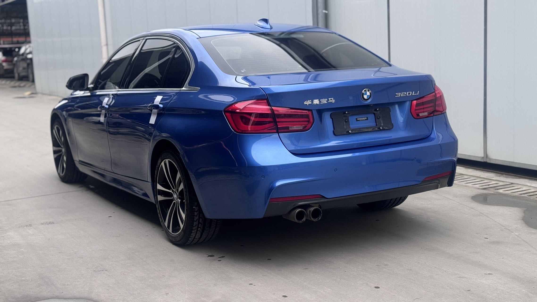BMW 3 Series 2019 car image #9