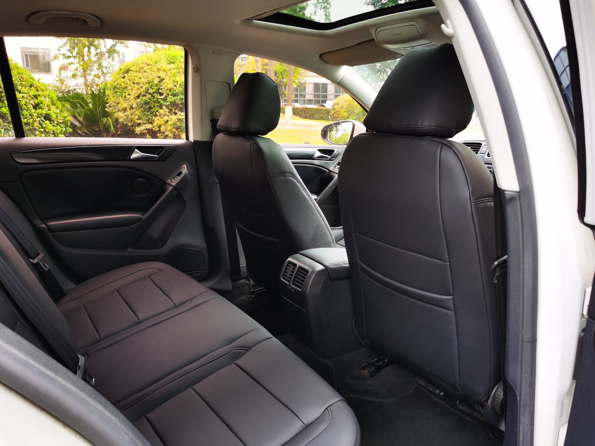 Volkswagen Golf 2013 car image #11