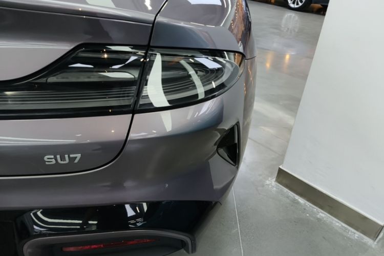 MI SU7 2025 car image #8