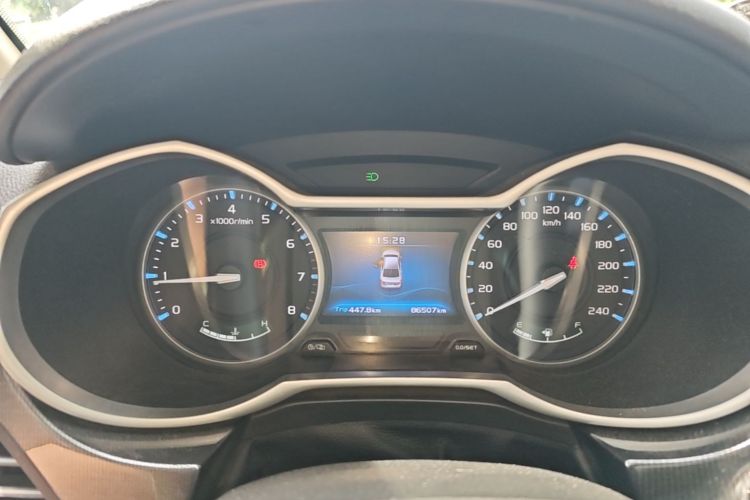 GEELY Emgrand 2017 car image #13