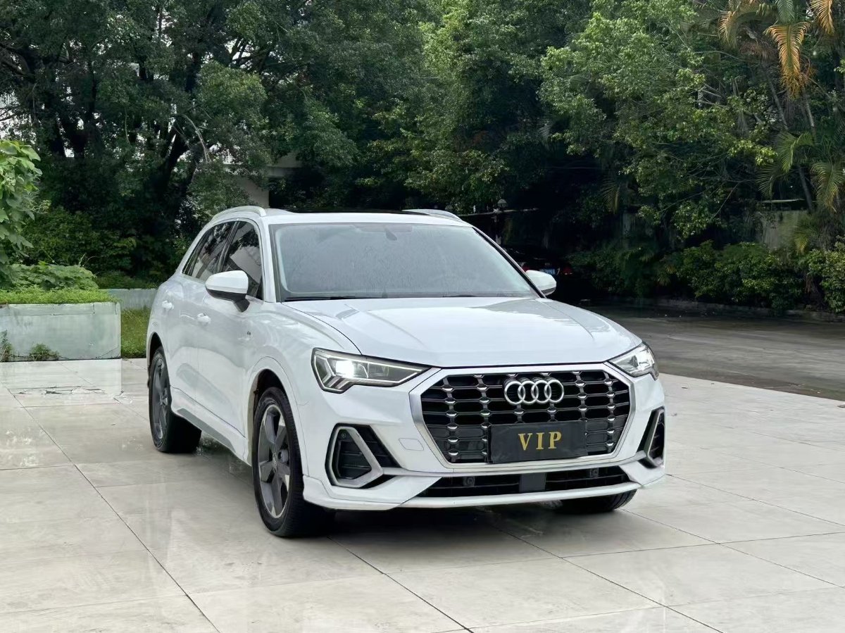 Audi Q3 2020 car image #2