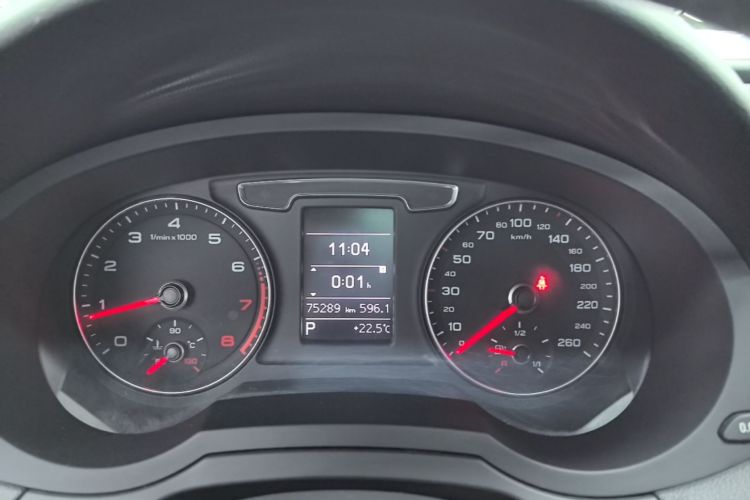 Audi Q3 2016 #12 Audi Q3 2016 car image #12