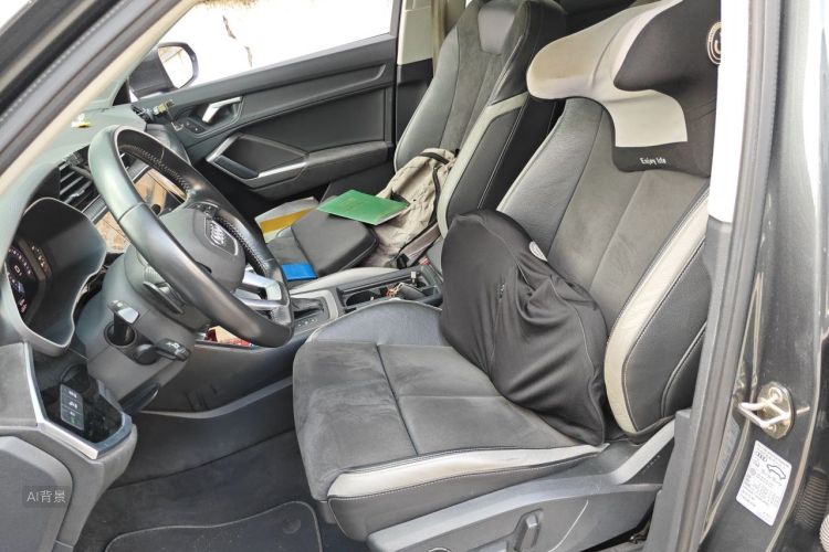 Audi Q3 2021 car image #17