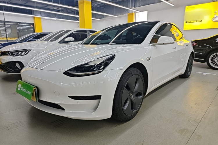 Tesla Model 3 2020 car image #2