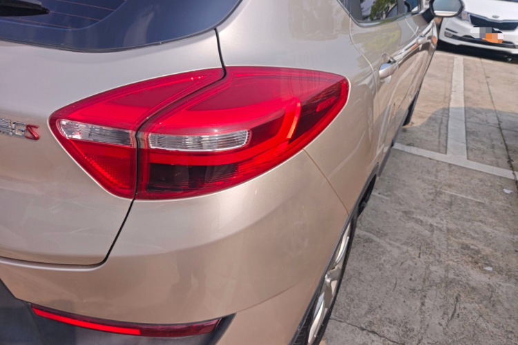 GEELY Emgrand GS 2019 صورة سيارة #8