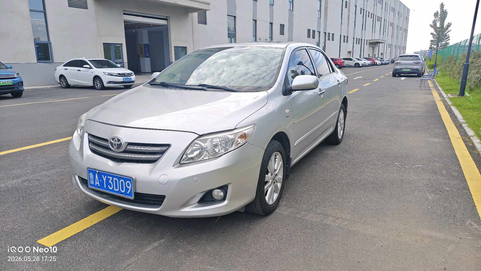 2010 2010 car image
