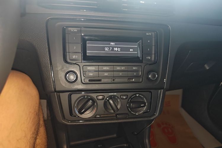 Volkswagen Santana 2018 car image #14