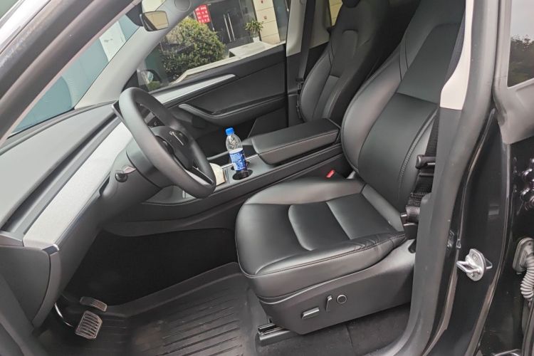 Tesla Model Y 2024 #15 Tesla Model Y 2024 car image #15