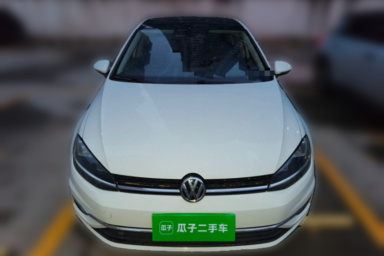 Volkswagen Golf 2020 car image #3