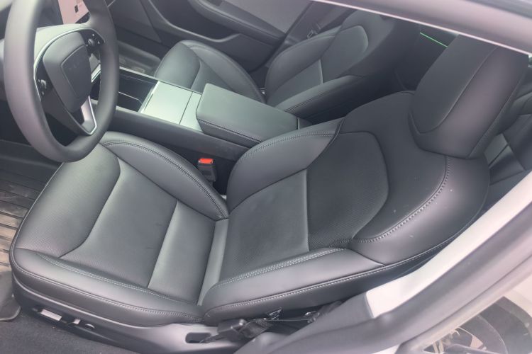 Tesla Model 3 2026 immagine di auto #16
