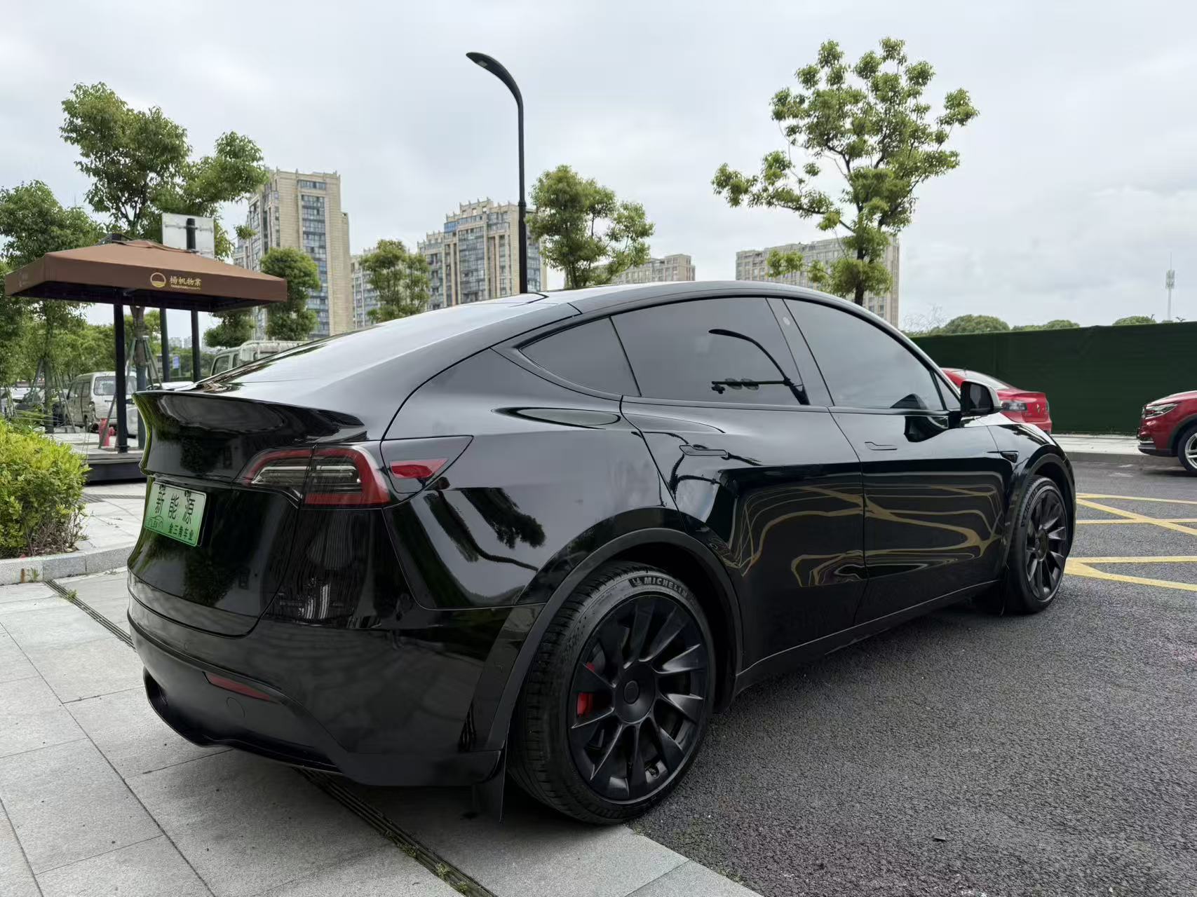 Tesla Model Y 2022 car image #9