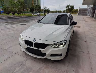 BMW 3 Series 2018 immagine di auto 