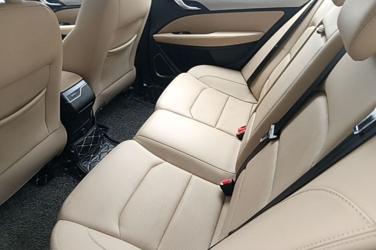 GEELY Emgrand 2018 #17 GEELY Emgrand 2018 car image #17