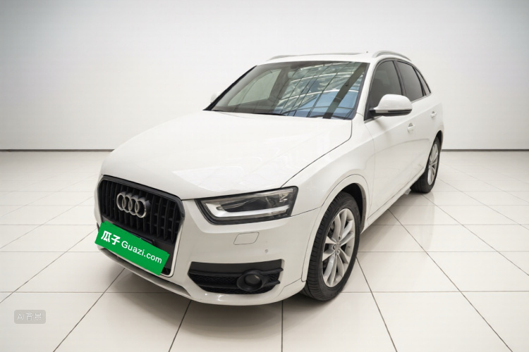 Audi Q3 2016 car image #2