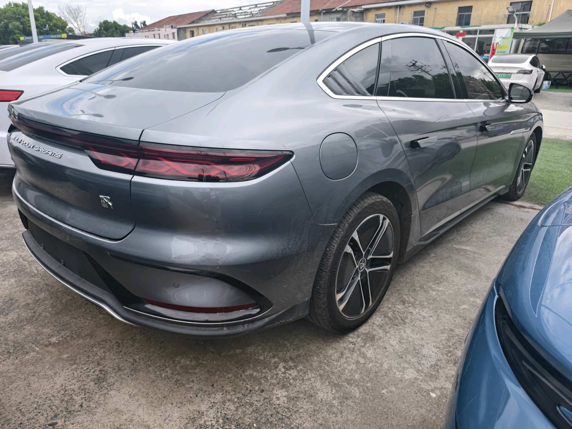 BYD Han 2023 image de voiture #11
