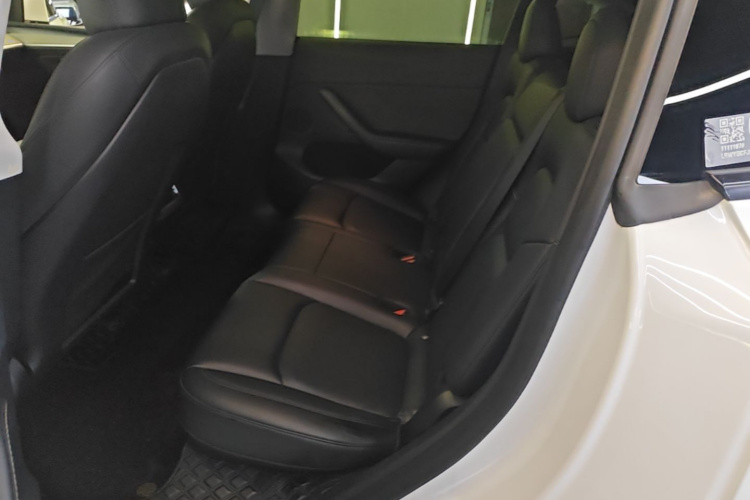 Tesla Model Y 2024 #17 Tesla Model Y 2024 car image #17