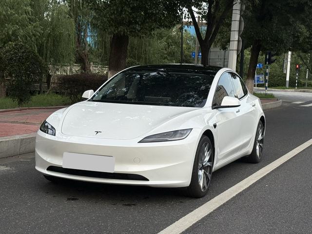 Tesla Model 3 2024 #15 Tesla Model 3 2024 car image #15