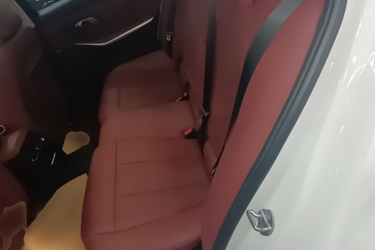 BMW 3 Series 2023 #13 BMW 3 Series 2023 صورة سيارة #13