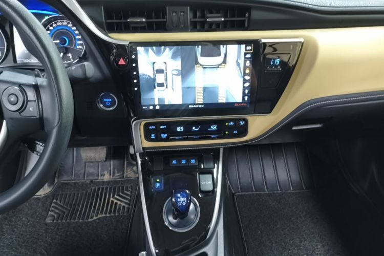 Toyota Corolla 2018 #13 Toyota Corolla 2018 car image #13