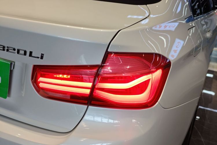 BMW 3 Series 2017 immagine di auto #8